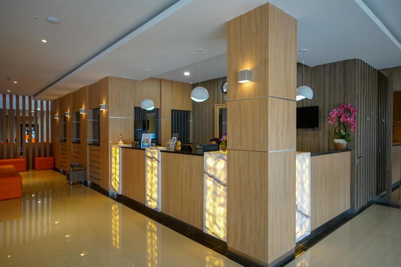Oyo 344 Kr Hotel Palimbão Exterior foto