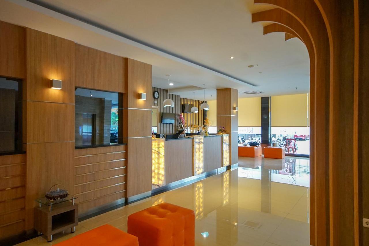 Oyo 344 Kr Hotel Palimbão Exterior foto